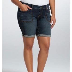 Torrid denim shorts 26